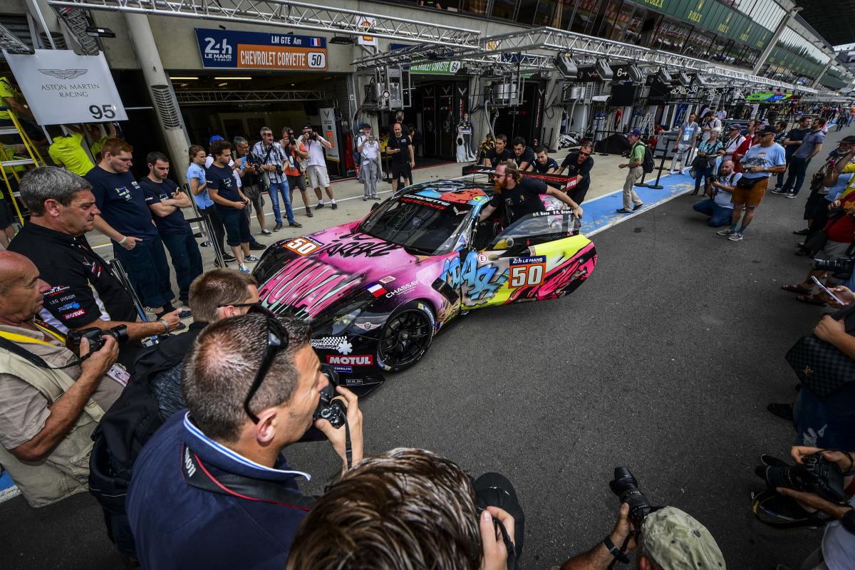Spark - Surboîte Spéciale Carton CORVETTE C7 24h Du Mans 2017 - Échelle 1:43, NEUVE - Collector édition Limitée